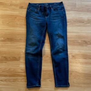 Vigoss crop jeans. Size 28W/26 length. Like new.